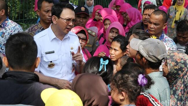 Ahok: Permukiman Halangi Saluran Air Ya Usir!