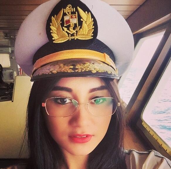 Ini seksinya Sefti Sanustika istri Fathanah