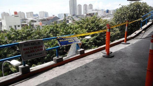 &#91;PICT&#93; Ini Lokasi Honda City Terjun Bebas dari Plaza Lokasari, Amankah?