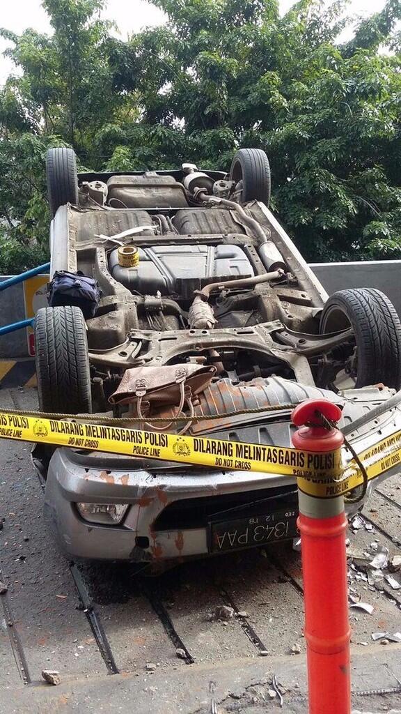 &#91;PICT&#93; Ini Lokasi Honda City Terjun Bebas dari Plaza Lokasari, Amankah?
