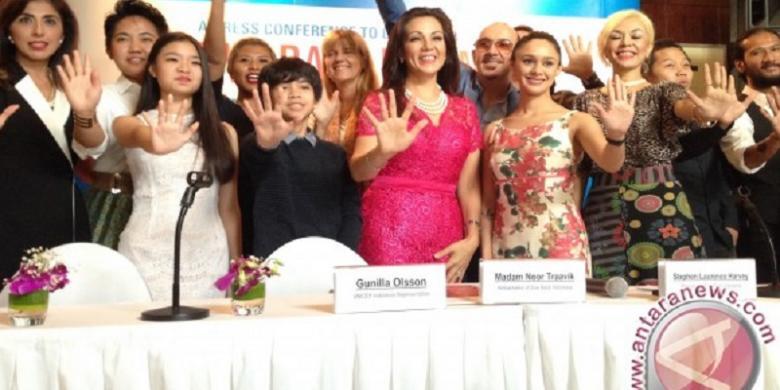 Ahok Tampil Bareng Artis Indonesia dalam Video Musik "Give Back"