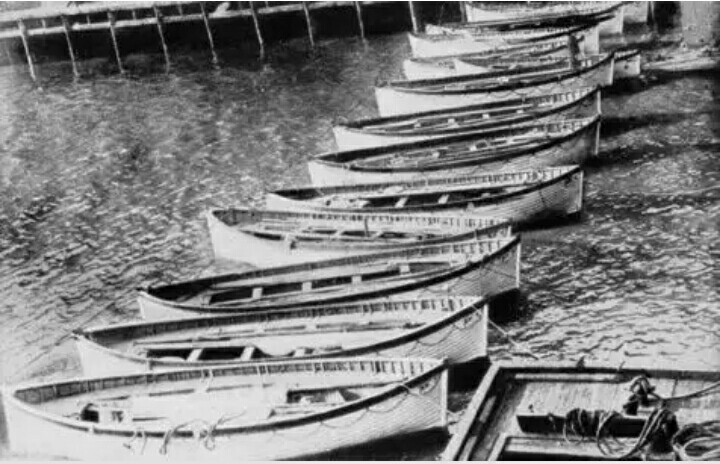 11 Foto Hitam Putih Ini Ungkap Kejadian Pasca Tenggelamnya Titanic