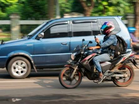 jangan sok kritis kalo masih ngelakuin ini dijalan raya