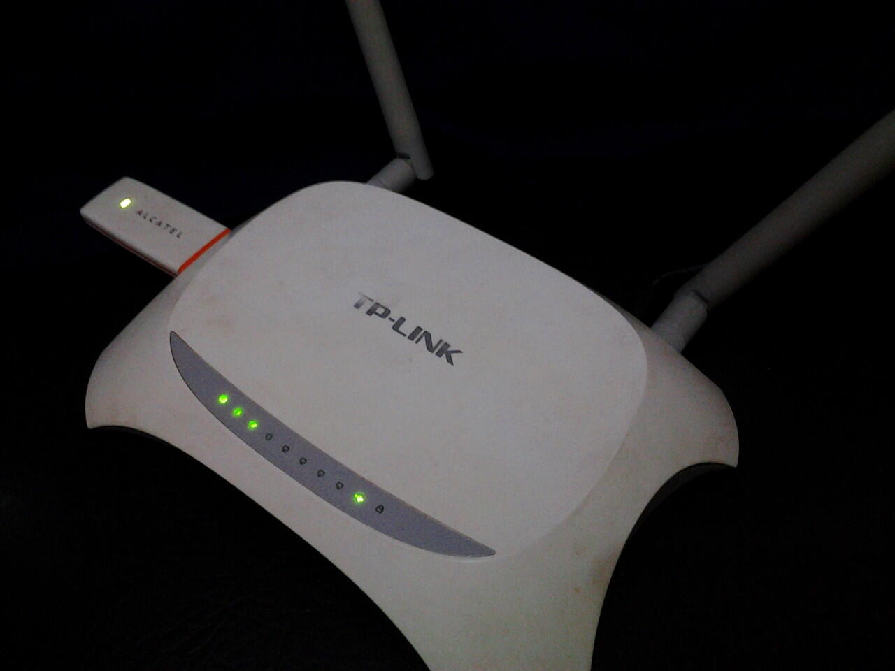 Роутер tp link tl mr150. TP-link TL-mr3420. TP link TL-mr3420 адаптер питания. TP-link TL-mr3420 блок питания. TP link 840.