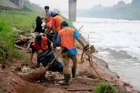 Kumpulan Foto &amp; Upah Petugas Kebersihan DKI Jakarta