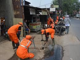 Kumpulan Foto &amp; Upah Petugas Kebersihan DKI Jakarta