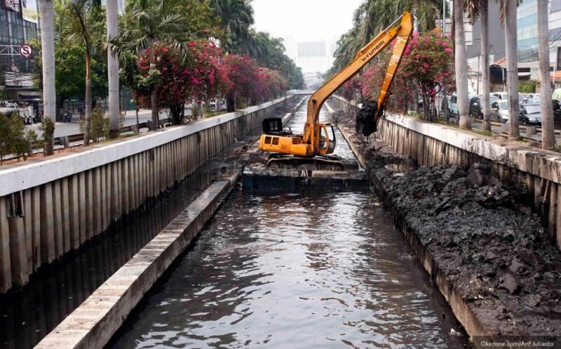 Kumpulan Foto &amp; Upah Petugas Kebersihan DKI Jakarta