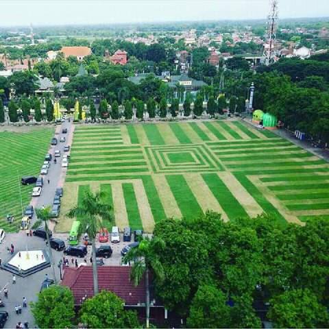 &#91;KOMBAT NATURE&#93; Alun-alun Jombang