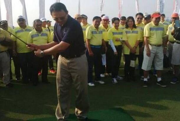 Ahok Klarifikasi soal Foto Dirinya Bermain Golf