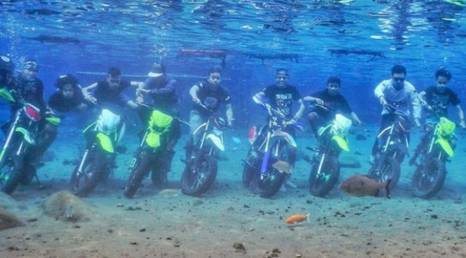 Terungkap! Begini Cara Menurunkan Motor di Umbul Ponggok Klaten.