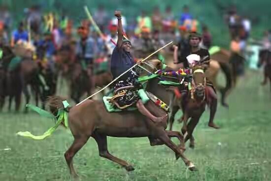 Kenali 10 Budaya Unik yang Hanya Ada di Indonesia