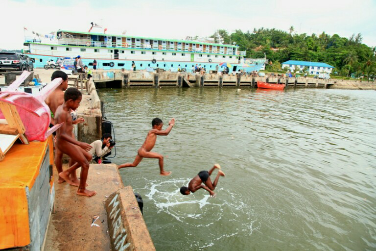 Kerja Sambil Main Yuks..