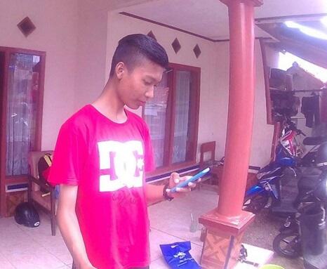 (Ternyata) Gaya Rambut Undercut Bikin Botak Gan!