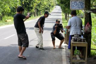 Kerja Sambil Main Yuks..