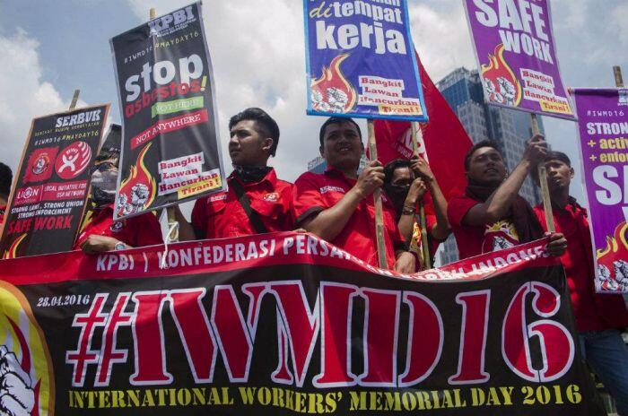 Buruh, di antara tuntutan upah dan MEA