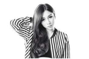 Kenapa Cewek Berbaju Stripes Itu Menarik ya Gan? (++FOTO)