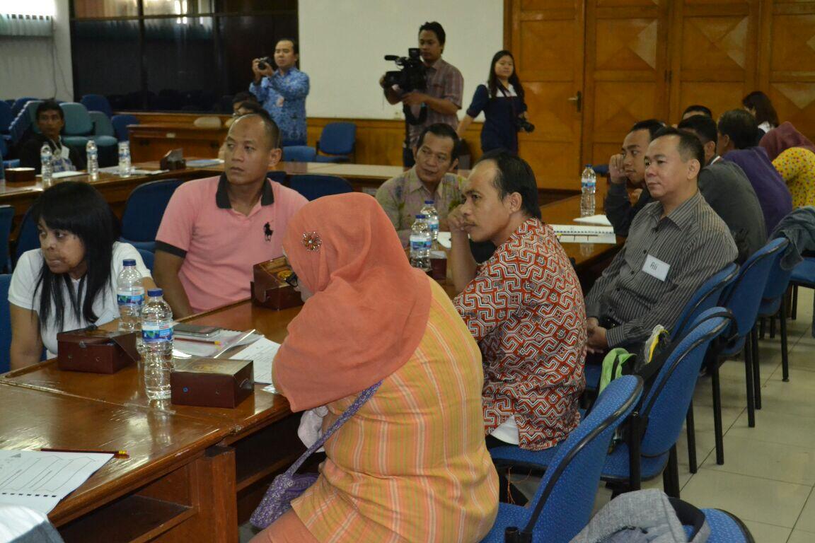 Dinsos dan CSR Maybank Latih Disabilitas Daksa Wirausaha
