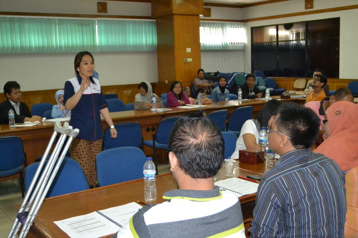 Dinsos dan CSR Maybank Latih Disabilitas Daksa Wirausaha