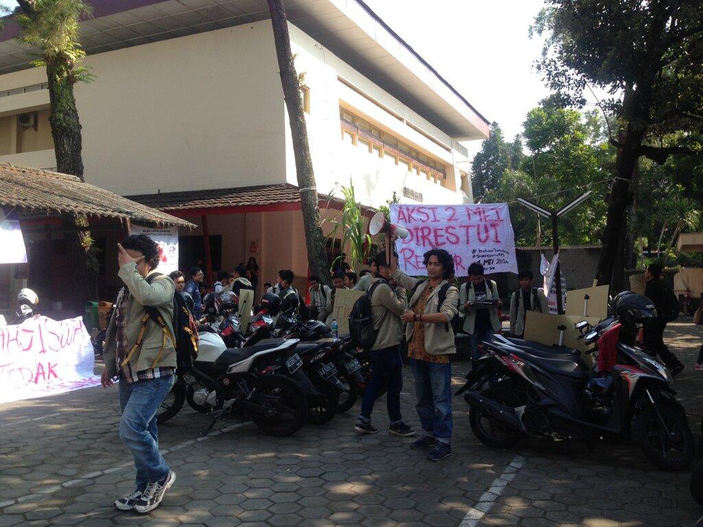 &#91;Live Report&#93; UGM Bergejolak !! Puncak dari Segala Uneg-uneg.