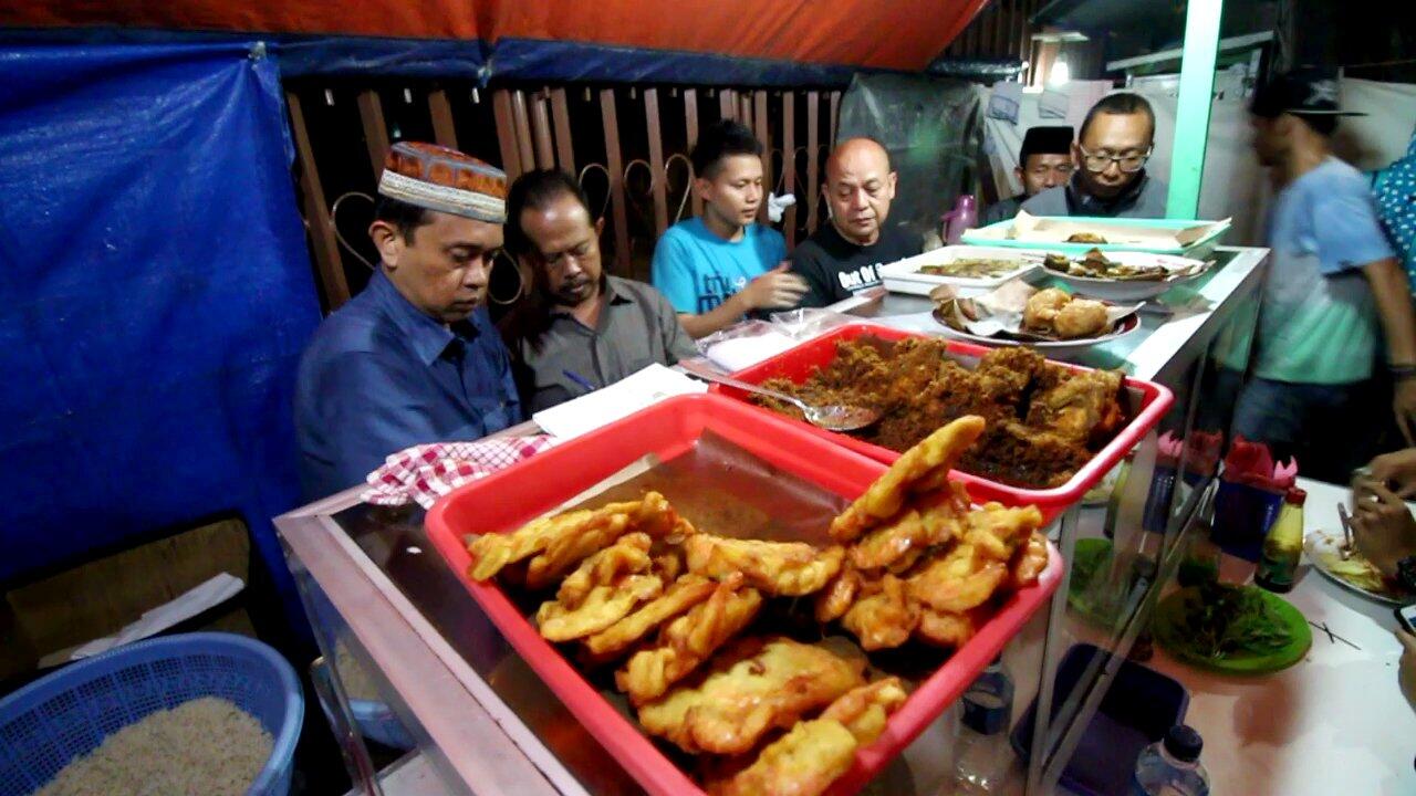 Nasi Uduk Betawi Bang Udin Pakai Jengkol di Rawa Belong - Jakarta Street Food