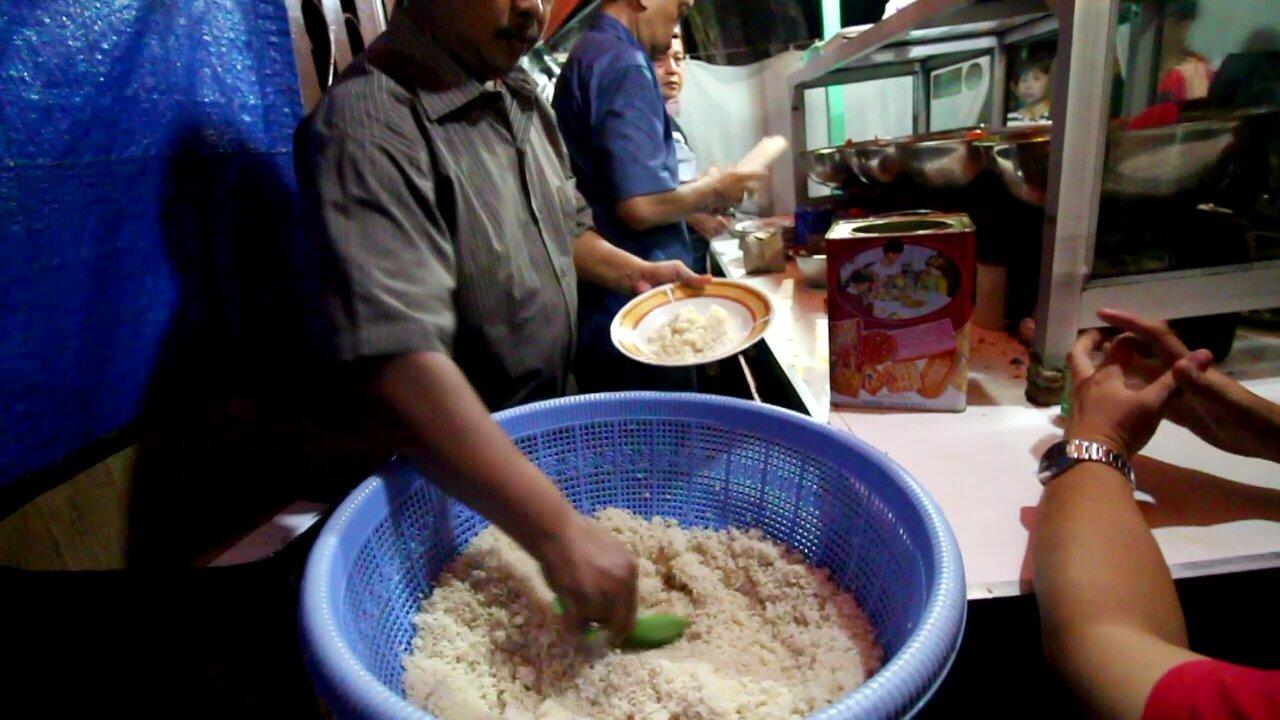 Nasi Uduk Betawi Bang Udin Pakai Jengkol di Rawa Belong - Jakarta Street Food