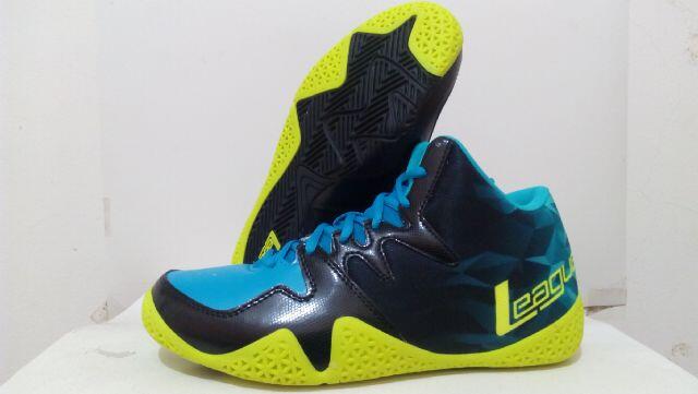 SEPATU BASKET LEAGUE