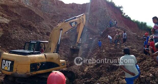 Tak Indahkan Peringatan, Operator Beko Galian C Tertimbun Material Longsor