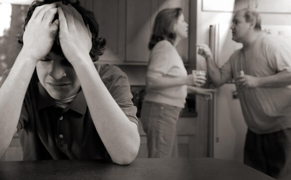 11 Hal Yang Dimengerti Orang Yang Hidup dalam Keluarga 'Broken Home'