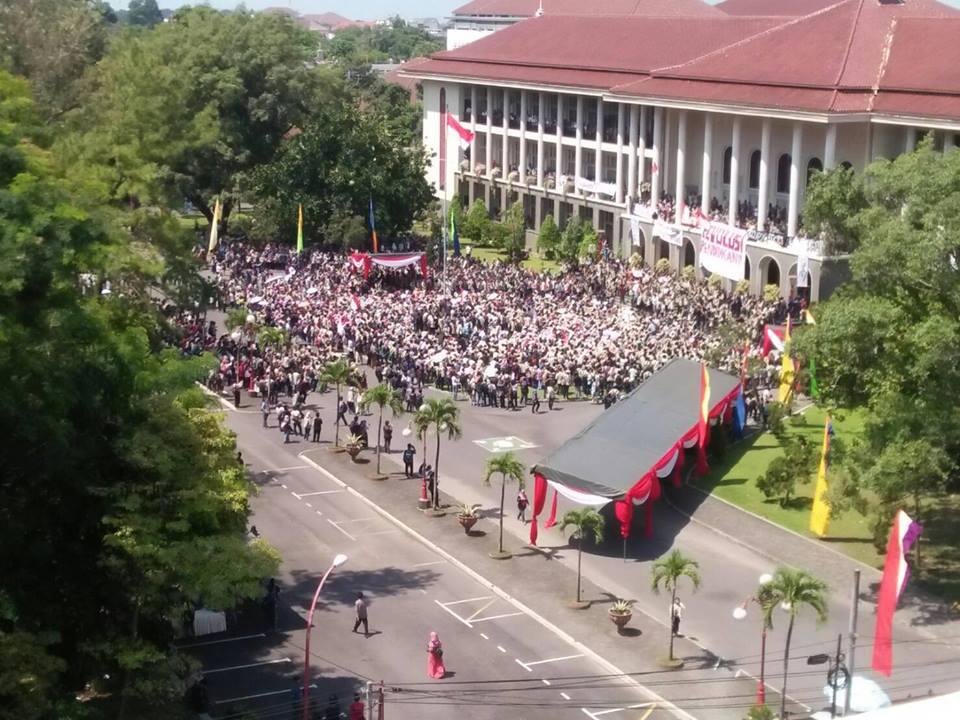 6 Hal Unik dalam Demonstrasi Kekinian ala Mahasiswa UGM