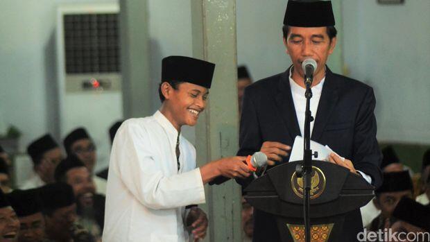 Saat Jokowi Terpingkal-pingkal Dengar Santri Sebut Ahok Sebagai Menteri