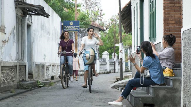 Ini Dia Kumpulan Foto Cinta di Film AADC 2 Yang Bikin Baper