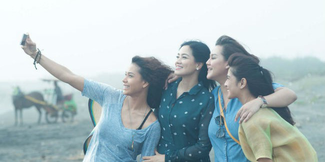 Ini Dia Kumpulan Foto Cinta di Film AADC 2 Yang Bikin Baper