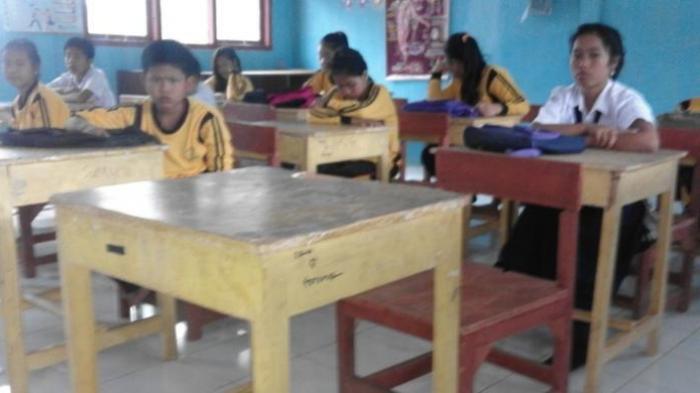 Meja dan Kursi Belajar Yuyun di Sekolah Selalu Basah Usai Jasadnya Ditemukan