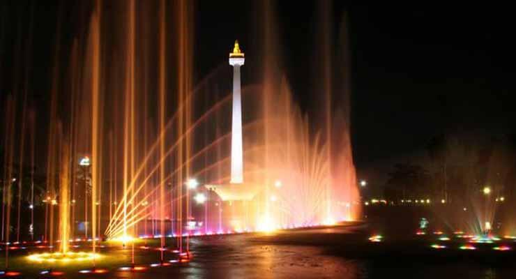 Wisata Malam Membuat Pengunjung Monas Meningkat