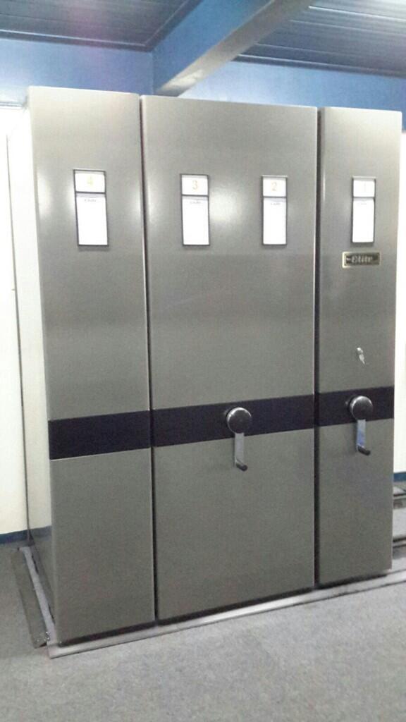 Terjual Filing lemari besi rak buku locker brankas lemari
