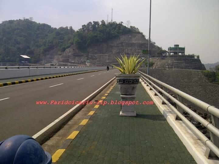 keindahan kawasan bandung barat bendungan plta cirata