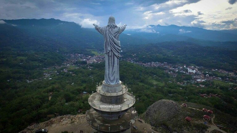 Patung Yesus Tertinggi di Dunia ada di Indonesia
