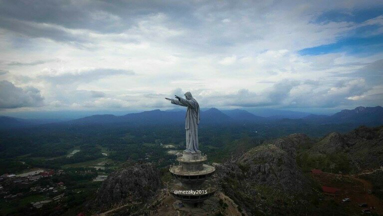 Patung Yesus Tertinggi di Dunia ada di Indonesia
