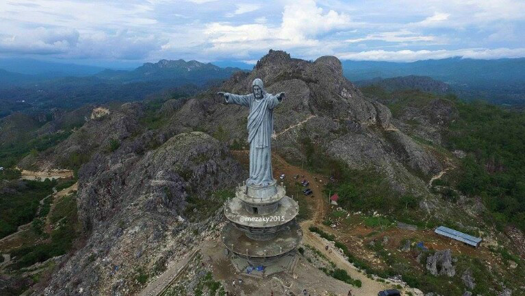 Patung Yesus Tertinggi di Dunia ada di Indonesia