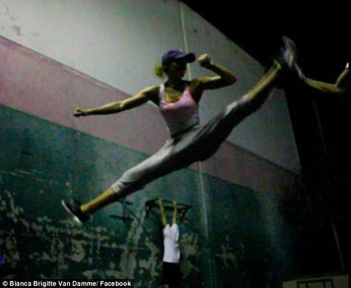 Ini Anak Perempuan Jean Claude Van Damme, Cantik tapi ...... jangan coba2