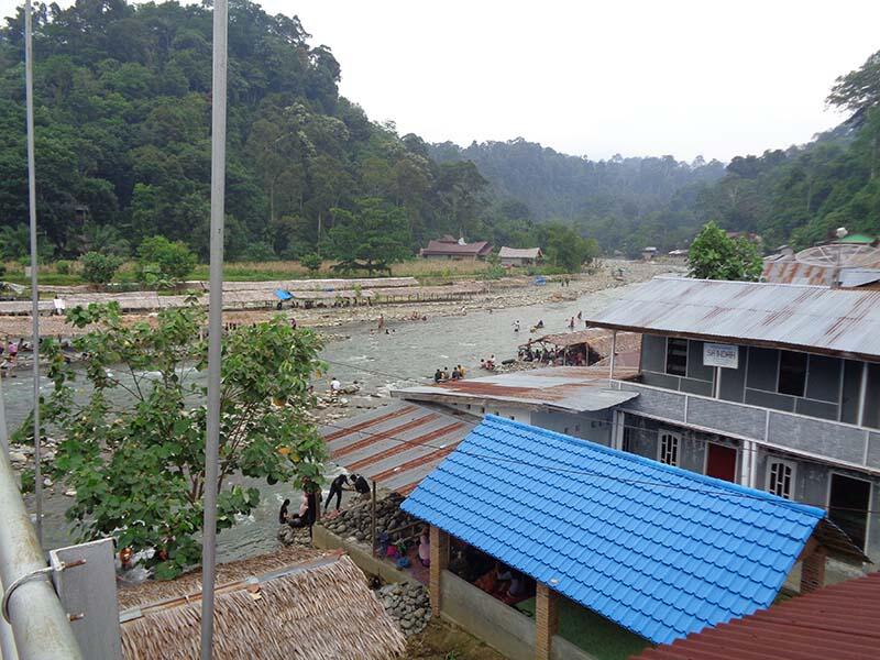 Bukit Lawang (sungai dan primata)
