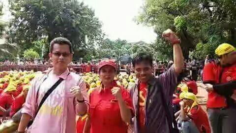 SERUAN AKUN MABES TNI COMMUNITY: MARI KITA PERANGI KOMUNIS LAKNAT