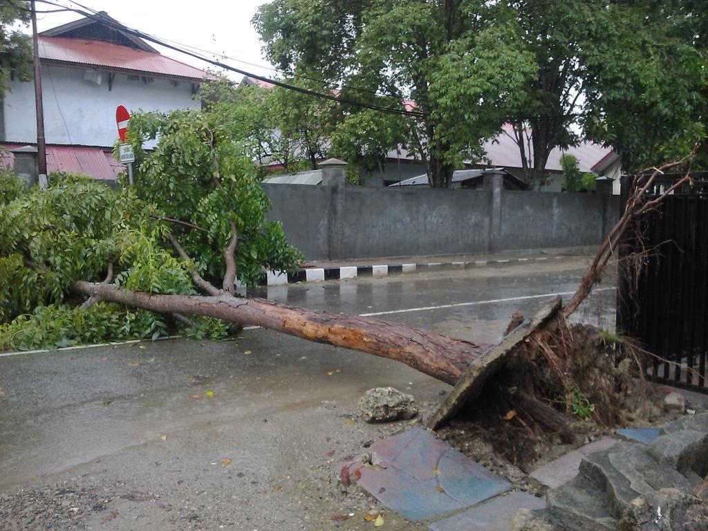 (Yuk Bantuin) Kasih Solusi Macet di GT Karang Tengah