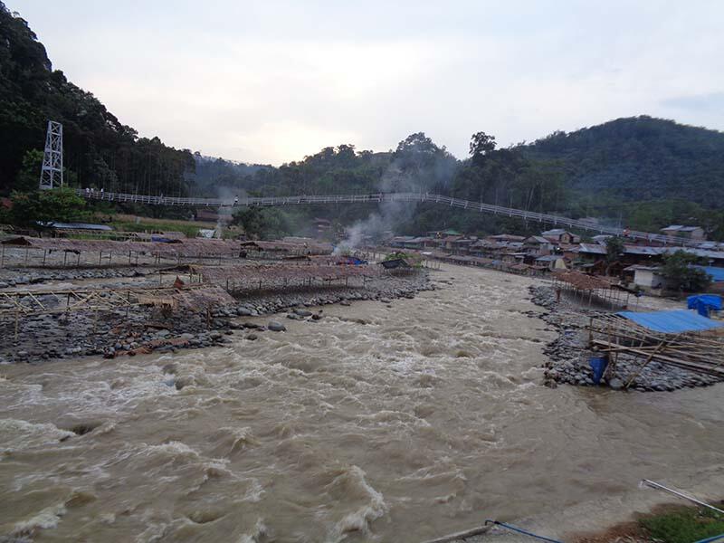 Bukit Lawang (sungai dan primata)
