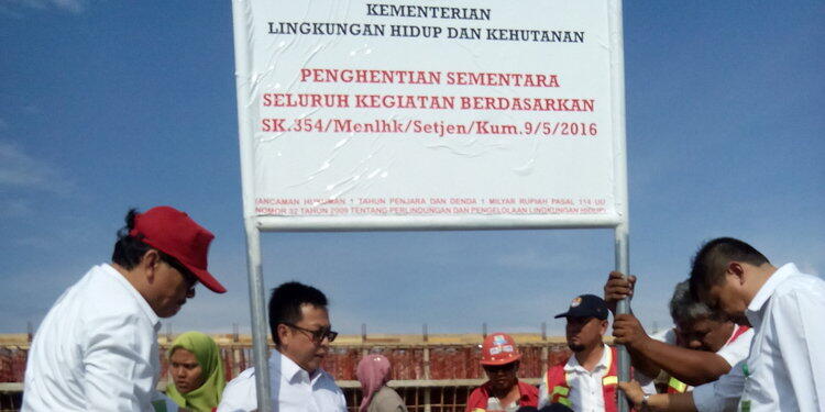 Kepala Batu dan Melanggar aturan, Pulau C dan D dipasang plang penghentian reklamasi