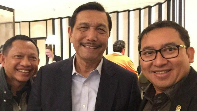 Foto selfie Fadli Zon, Luhut, dan Tito di UK Anti-Corruption Summit 2016