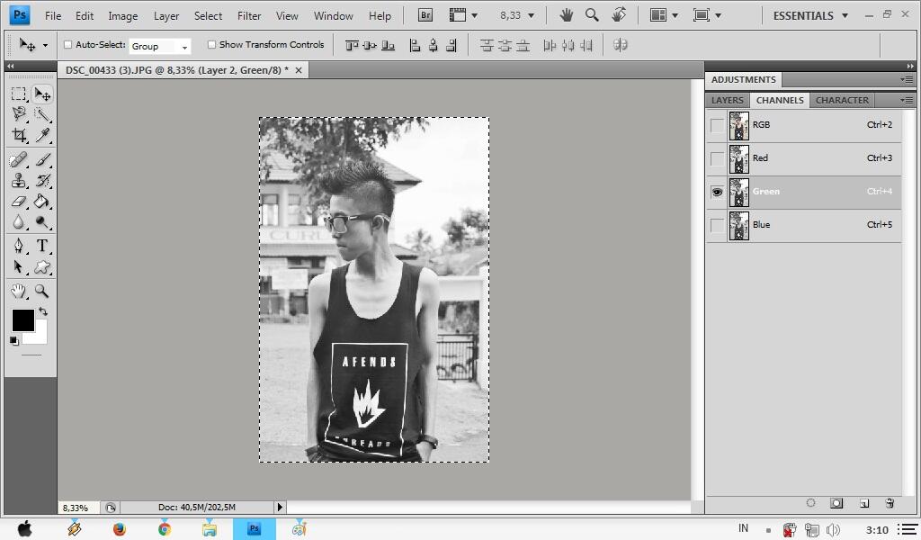 Cara memberi effect monochrome pada foto d photoshop