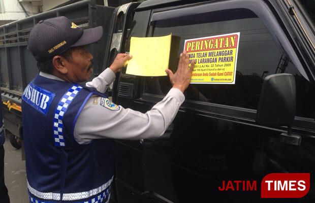Cuma Butuh Sekian Detik Aja Gan Buat Nemuin Stiker Ini Gentayangan Di Jalanan