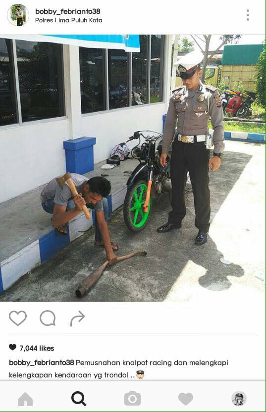 Sita knalpot racing, polisi ini ternyata motornya pakai knalpot serupa