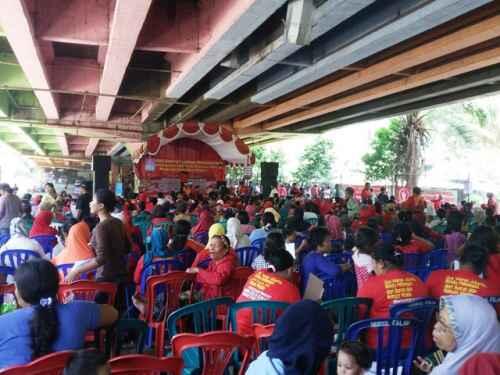 Lawan Ahok, Ratusan Warga Berkumpul di Kolong Tol Penjaringan
